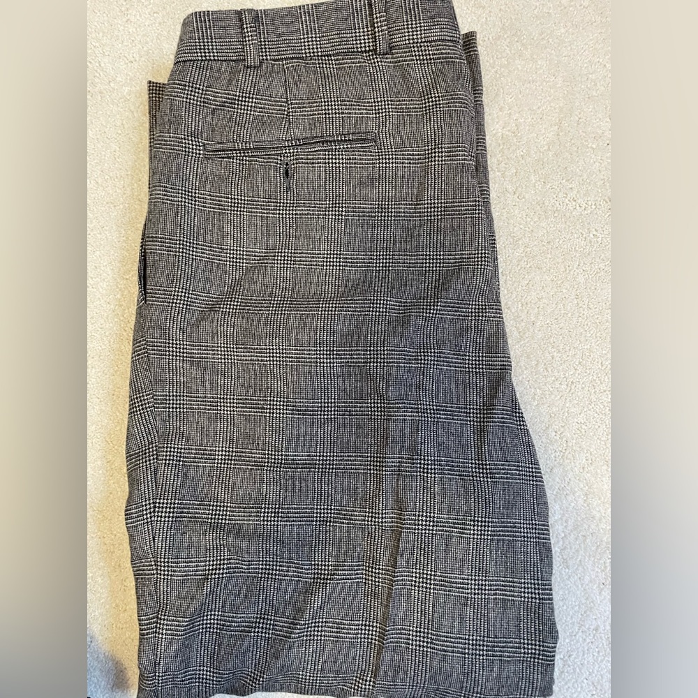 Brooks Brothers Dress Pants. Excellent Condition. 36 Waist. Marble.